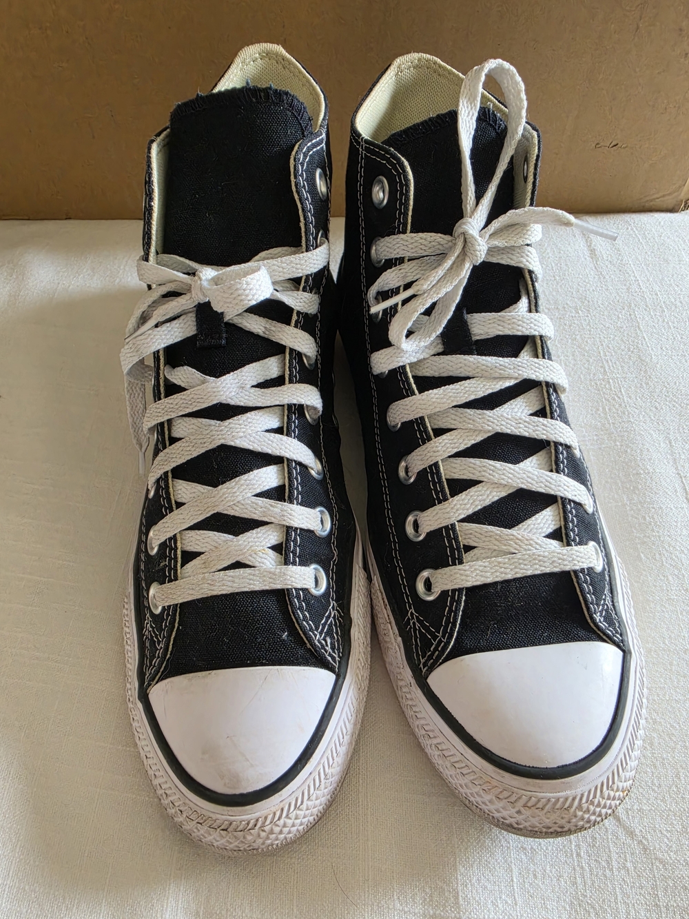 Converse Chuck Tsylor Sz 10 - Picture 5 of 10